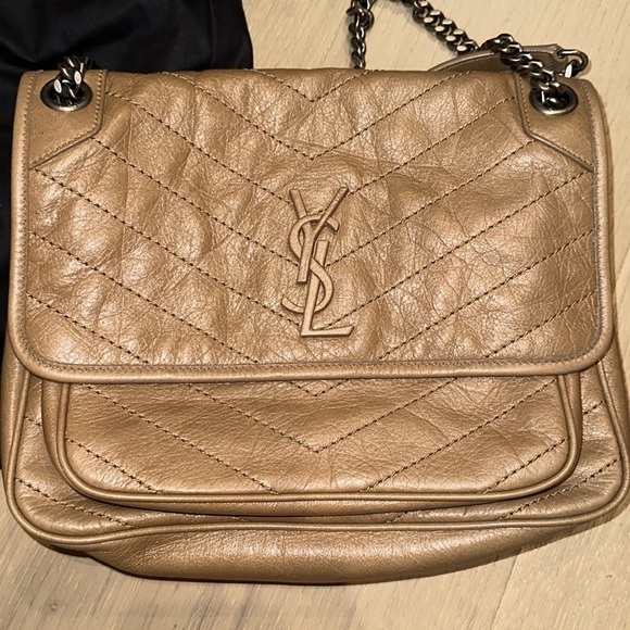 YSL Saint Laurent Niki Bag MediumChevron Neutral Pristine Condition original box - Picture 13 of 14